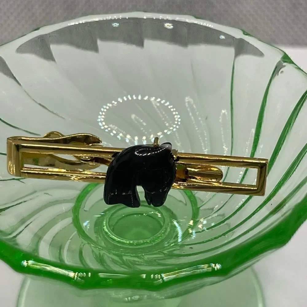 New Richard Scott tie clip carved ónix